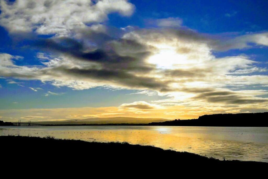 Spacious Sea View Home 5 Miles From Inverness North Kessock Exterior photo