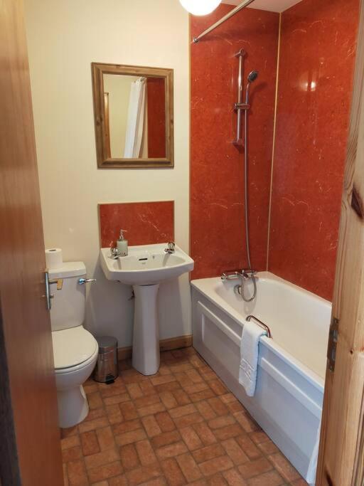 Spacious Sea View Home 5 Miles From Inverness North Kessock Exterior photo